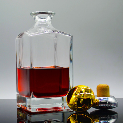 Elegant Glass Vodka Gin Bottle 500ml 750ml 1000ml Volume for Custom Glass Bottle