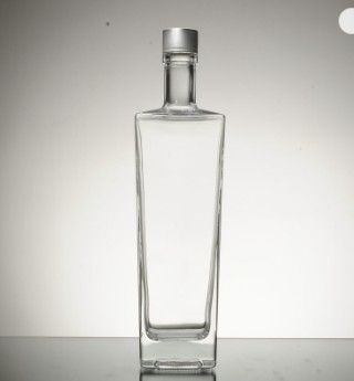 Glass Bottles 500ml 750ml Clear Empty Gin Wine Whiskey Brandy Vodka with SGS Certificate