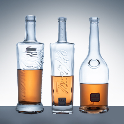 Super Flint Glass Material Glass Liquor Wine Bottle with Decal 750ml Capacity
