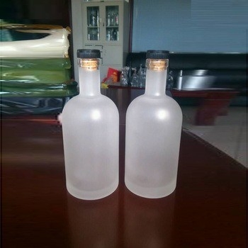 Custom Super Round Super Flint Empty Cork Stopper 750ml Liquor Glass Vodka Bottle