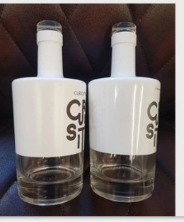 750ml Super Flint Glass Beverage Bottle in Matte Black and White with Custom Label