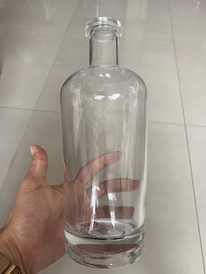 Base Material Crystal Glass 500ml 700ml Empty Vodka Wine Bottle with Corks