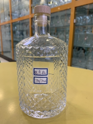 Base Material Crystal Glass 500ml 700ml Empty Vodka Wine Bottle with Corks
