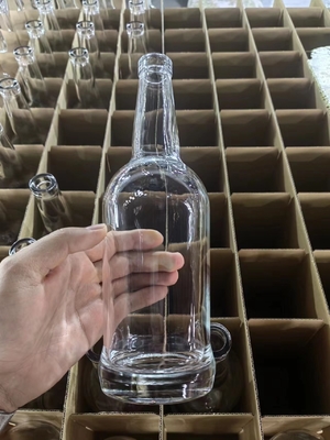 OEM Welcome 700ml Empty Glass Bottle for Customized Wine Packaging