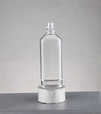 Industrial Beverage 250ml 500ml 750ml Flat Whisky Bottle Glass with Screw Cap