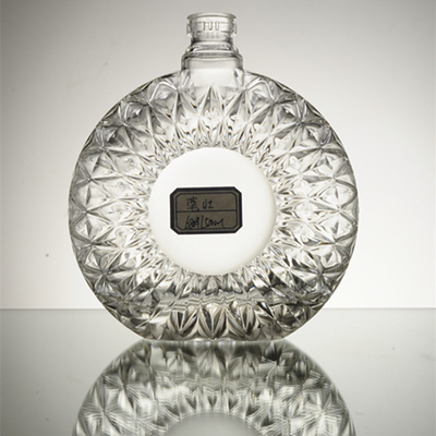 500ml 700ml Glass Bottle for Fancy Liquor Cork Sealing Type Super Flint Glass Material