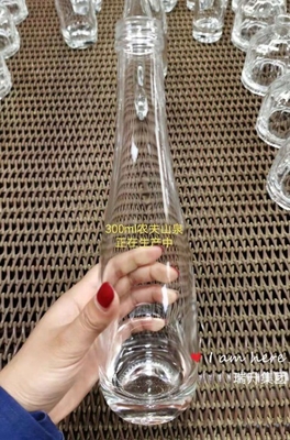 Customer Logo Printing 750ml Clear Frosted Glass Bottles for Liquor Alcohol Whiskey Gin Vodka
