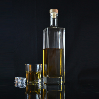 500ML 750ML 1000ML Clear Gin Rum Whiskey Glass Liquor Bottle with Cork Sealing Type