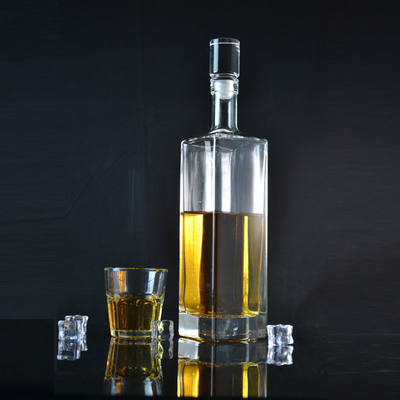 500ML 750ML 1000ML Clear Gin Rum Whiskey Glass Liquor Bottle with Cork Sealing Type