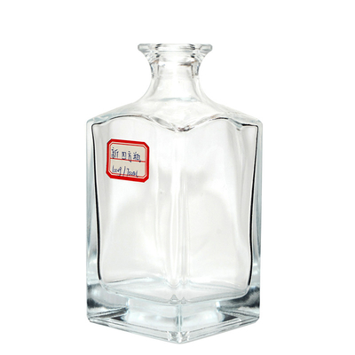 Customized Capacity 100-1000ml Clear Square Glass Spray Bottle for Whiskey Supply