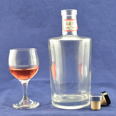 Collar Material Super Flint Material 700ml Empty Clear Alcohol Rum Whisky Spirit Vodka Glass Bottle for Liquor
