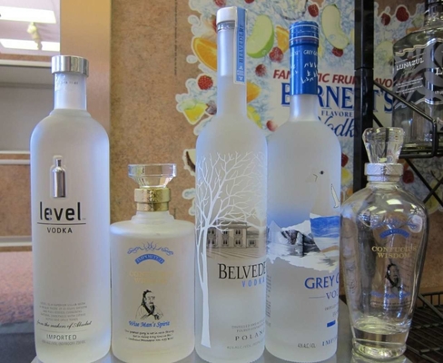 Hot Stamping Surface Handling Glass Bottles for Vodka Gin Spirit 500ml 1Liter