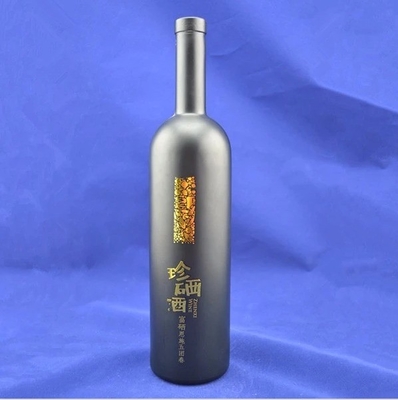 750ml Black Label Whiskey Glass Bottle with Decal Surface and Cork Closure System