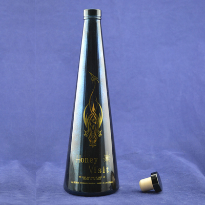 750ml Black Label Whiskey Glass Bottle with Decal Surface and Cork Closure System