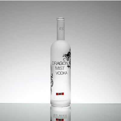 700ml Whiskey Vodka Glass Bottle with Crystal Glass Material and Sophisticated Look