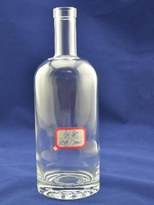 Customized Logo Acceptable Clear White 750ml Spirit Bottle for Rum Vodka and Whiskey