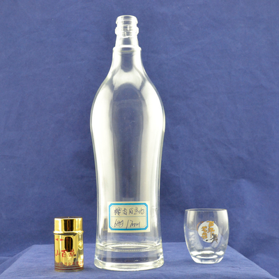 Customized Logo Acceptable Clear White 750ml Spirit Bottle for Rum Vodka and Whiskey
