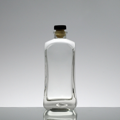 Hot Stamping Surface Handling 1L Super Glass Whiskey Bottle Made of Crystal White Material