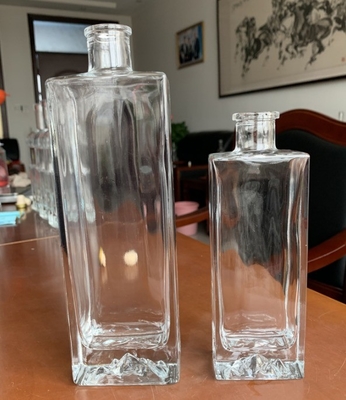 Super Flint Glass Material Custom Printing Square Glass Bottle for Upscale Gin Bottle