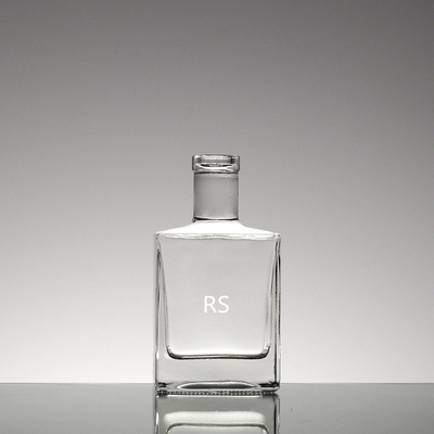 Logo Printing Can Custom Crystal White Alcohol in 0.5L Butterfly Shaped Glass Bottle