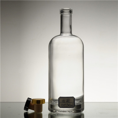 Super Flint Glass Material 700ml Cork Sealing Glass Bottles for Vodka Whisky Rum