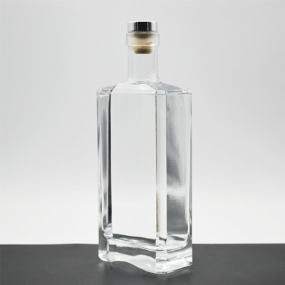 375ml 500ml 700ml 750ml Green Square Gin Glass Bottle for Customized Spirits in Green