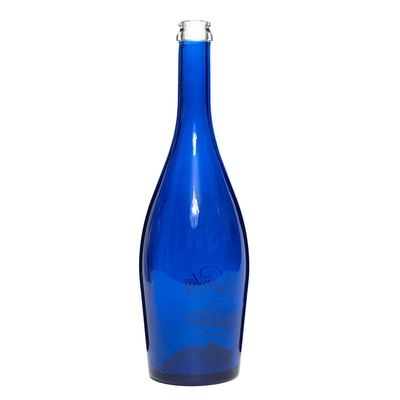 Collar Material Super Flint Glass 700ml Skull Bottles for Liquor like Vodka and Whisky