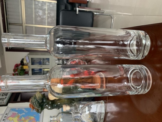 Collar Material Super Flint Glass 750ml Whiskey Vodka Liquor Oil Bottles with Cork Lid