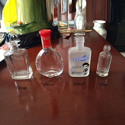 Engraved Glass Bottle for Whisky 750ml Square Electroplated Bottle Super Flint Glass