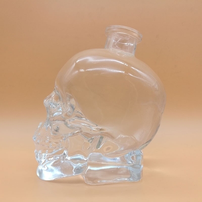 SCREW CAP Sealing Type Super Flint Glass Skull Whiskey Bottle Base Material