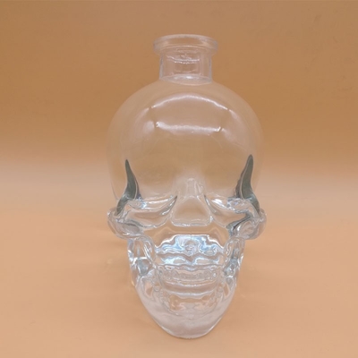 SCREW CAP Sealing Type Super Flint Glass Skull Whiskey Bottle Base Material