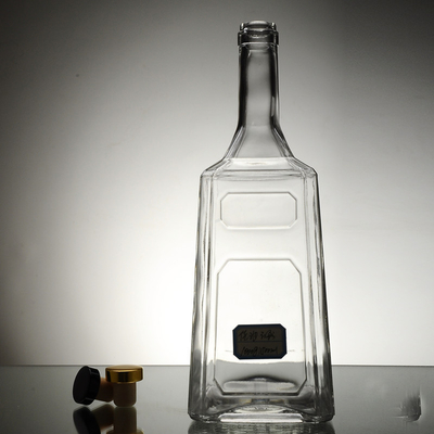 750ml Clear Glass Bottle Vodka with High Flint Glass Material and Cork Sealing Type