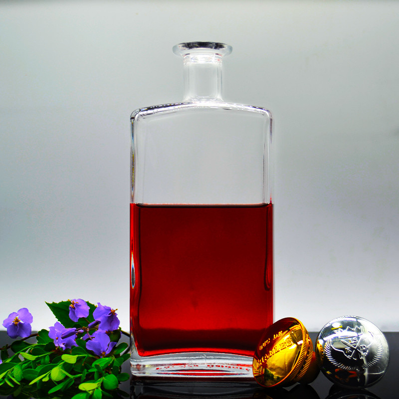 Elegant Glass Vodka Gin Bottle 500ml 750ml 1000ml Volume for Custom Glass Bottle