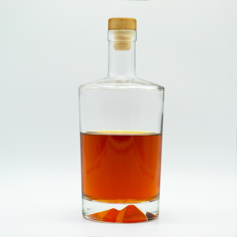 High Flint Glass Material 700ml 750ml Rum Vodka Whiskey Tequila Glass Bottle with Cork