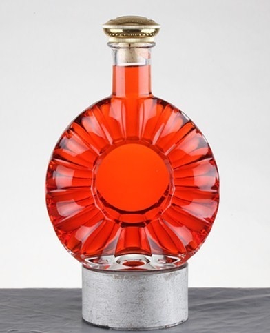 500ml 700ml Glass Bottle for Fancy Liquor Cork Sealing Type Super Flint Glass Material