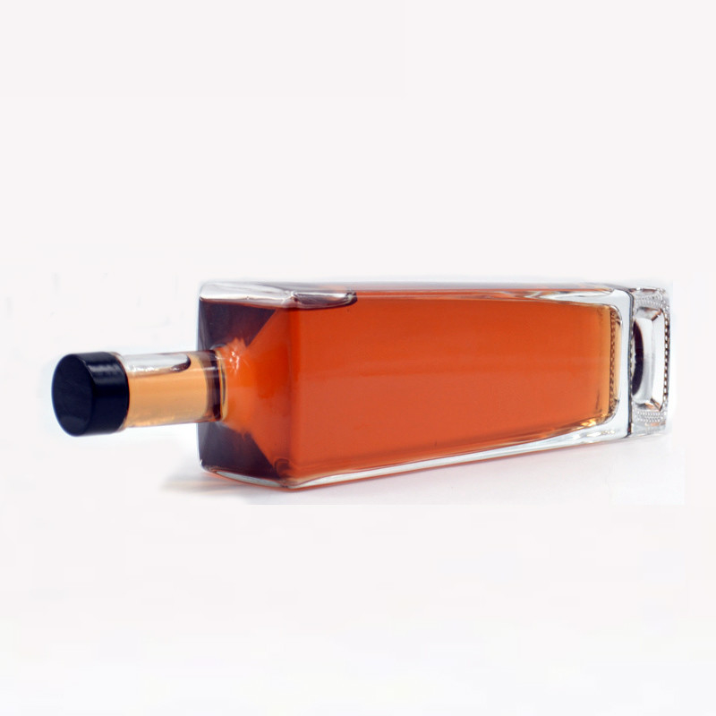 Whiskey Vodka Liquor 750ml Empty Square Glass Bottle with Super Flint Glass Material