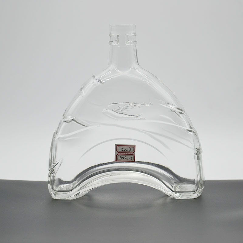 750ML Custom Spirit Bottles Super Flint Glass Material Brandy Glass Bottle with Cork