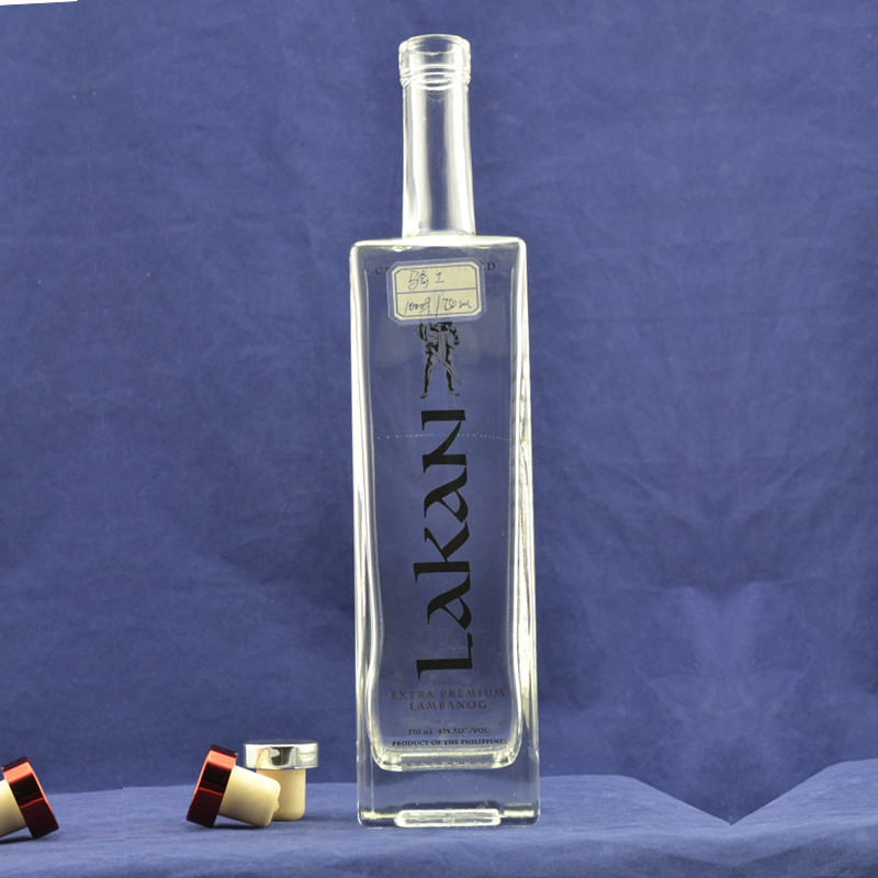Customized Logo Acceptable Clear White 750ml Spirit Bottle for Rum Vodka and Whiskey
