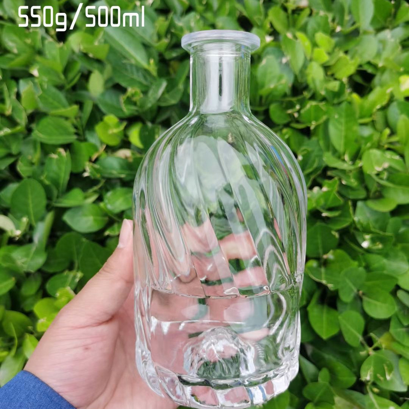 Square Customized Glass Liquor Bottles for Spirits Vodka Gin Rum Whisky 700ml Cork