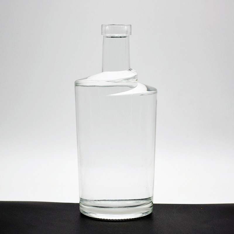 Decal Surface Handling 750ml Liquor Glass Bottle for Custom Shape Shoulder Rotation