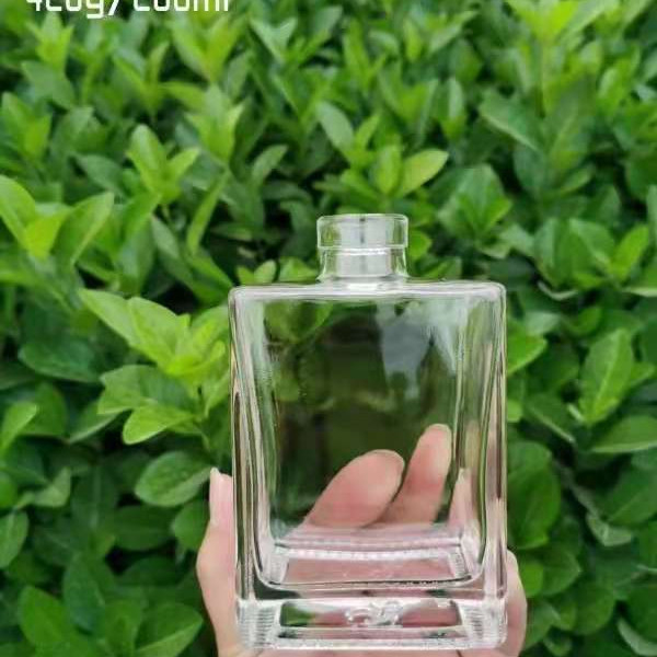 Collar Material Super Flint Glass 750ml Whiskey Vodka Liquor Oil Bottles with Cork Lid