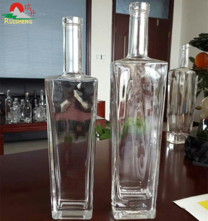 700ml 750ml Super Flint French Square Glass Bottle for Alcohol SGS Certified Standard