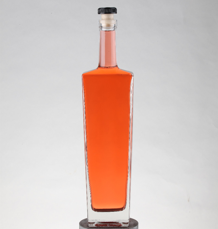 Hot Stamping Surface Handling Super Flint Top Grade Gin Vodka 750ml Square Glass Bottle FOB