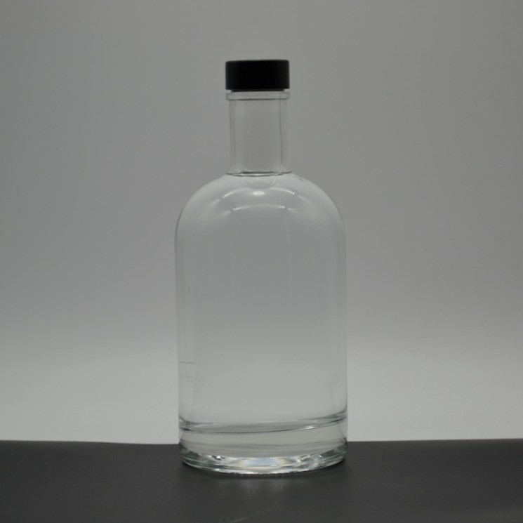 Super Flint Glass Material 750ml Screw Cap Gin Glass Bottle for Liquor Manufacture